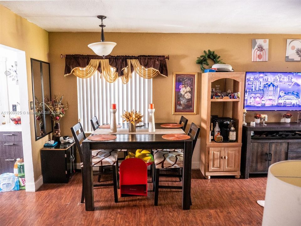 Activo con contrato: $625,000 (2 camas, 1 baños, 1071 Pies cuadrados)