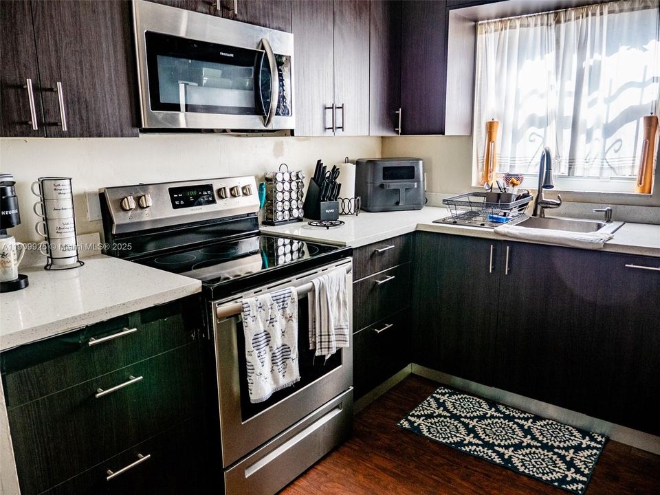 Activo con contrato: $625,000 (2 camas, 1 baños, 1071 Pies cuadrados)