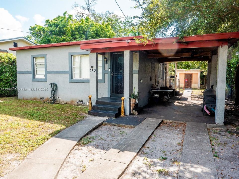 Activo con contrato: $625,000 (2 camas, 1 baños, 1071 Pies cuadrados)