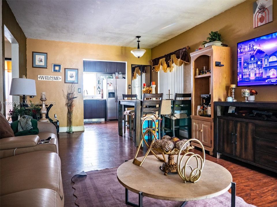 Activo con contrato: $625,000 (2 camas, 1 baños, 1071 Pies cuadrados)