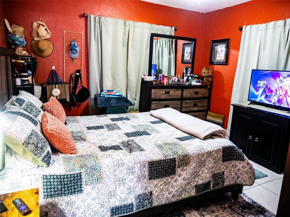 Activo con contrato: $625,000 (2 camas, 1 baños, 1071 Pies cuadrados)