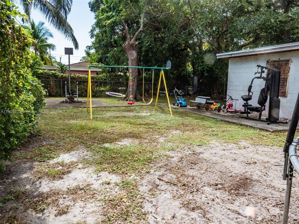 Activo con contrato: $625,000 (2 camas, 1 baños, 1071 Pies cuadrados)