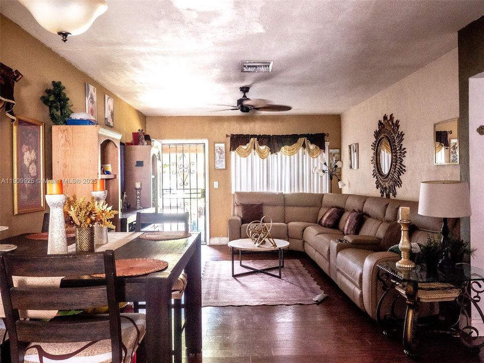 Activo con contrato: $625,000 (2 camas, 1 baños, 1071 Pies cuadrados)