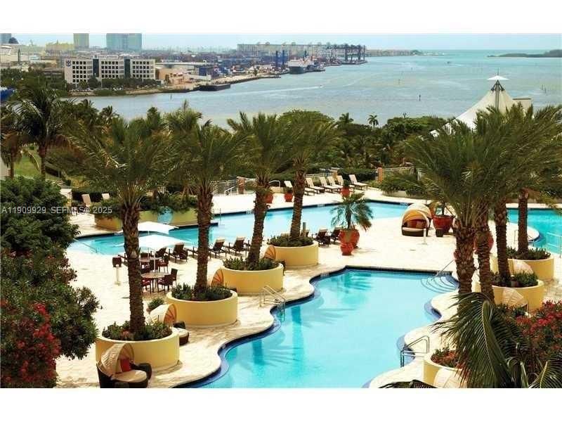 For Rent: $5,000 (2 beds, 2 baths, 1146 Square Feet)