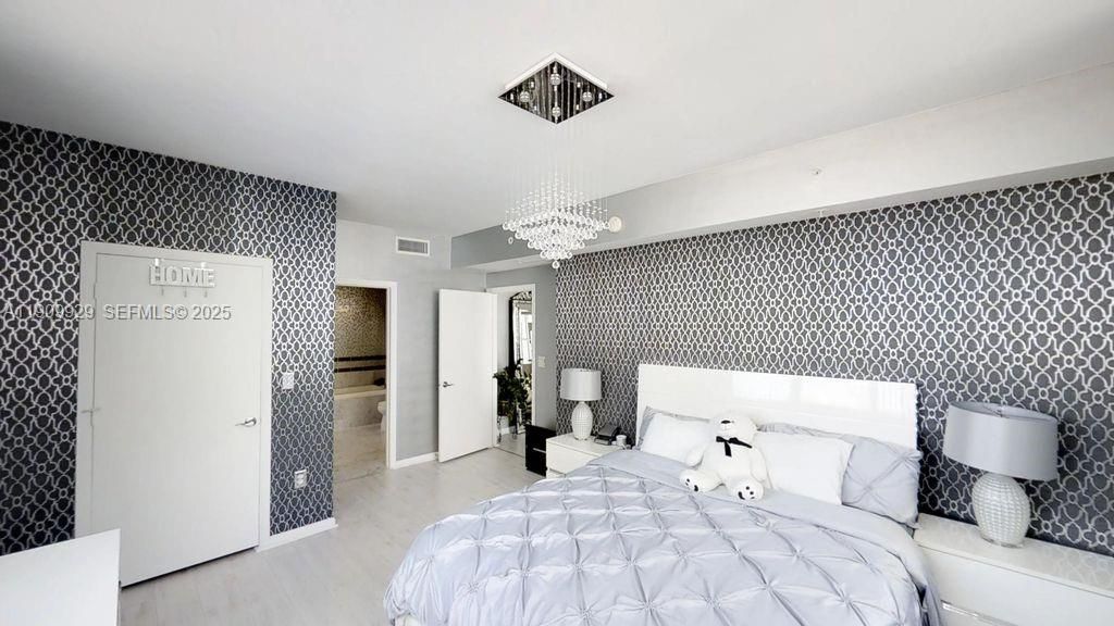 For Rent: $5,000 (2 beds, 2 baths, 1146 Square Feet)