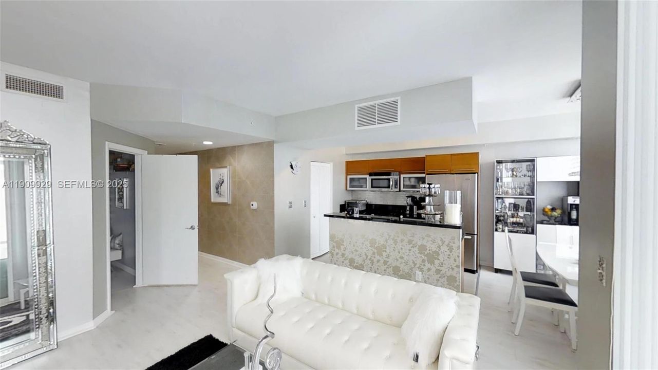 For Rent: $5,000 (2 beds, 2 baths, 1146 Square Feet)