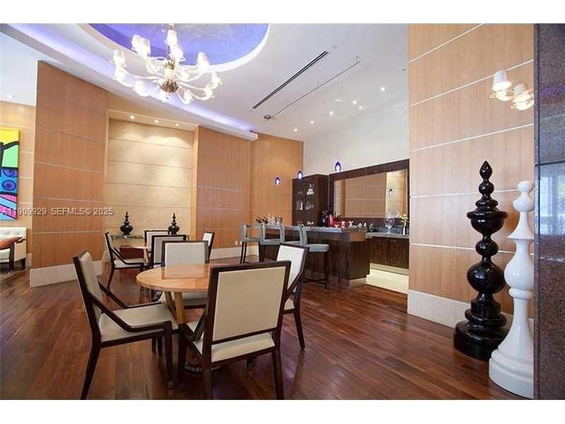 For Rent: $5,000 (2 beds, 2 baths, 1146 Square Feet)