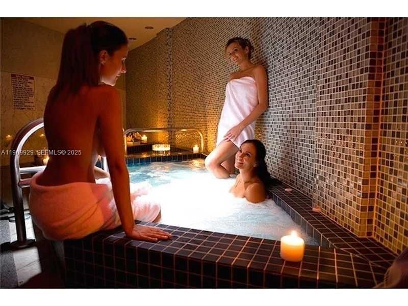 For Rent: $5,000 (2 beds, 2 baths, 1146 Square Feet)