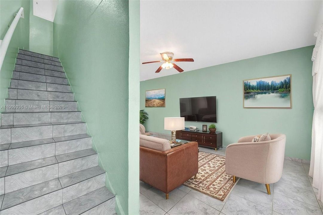 For Sale: $180,000 (2 beds, 1 baths, 930 Square Feet)