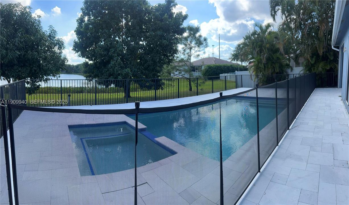 For Rent: $6,500 (3 beds, 2 baths, 1992 Square Feet)