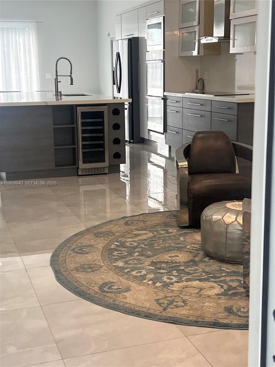 For Rent: $6,500 (3 beds, 2 baths, 1992 Square Feet)