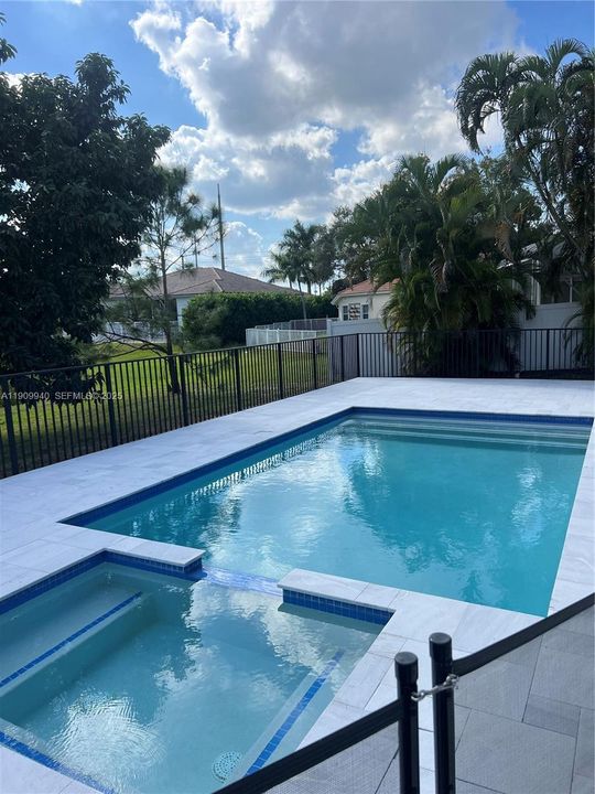 For Rent: $6,500 (3 beds, 2 baths, 1992 Square Feet)