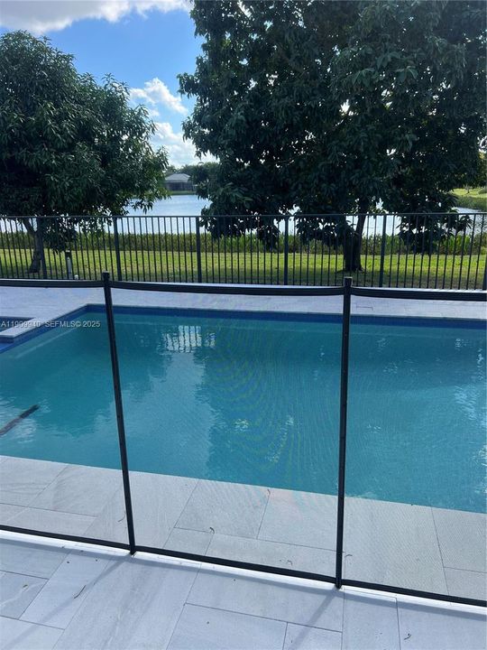 For Rent: $6,500 (3 beds, 2 baths, 1992 Square Feet)