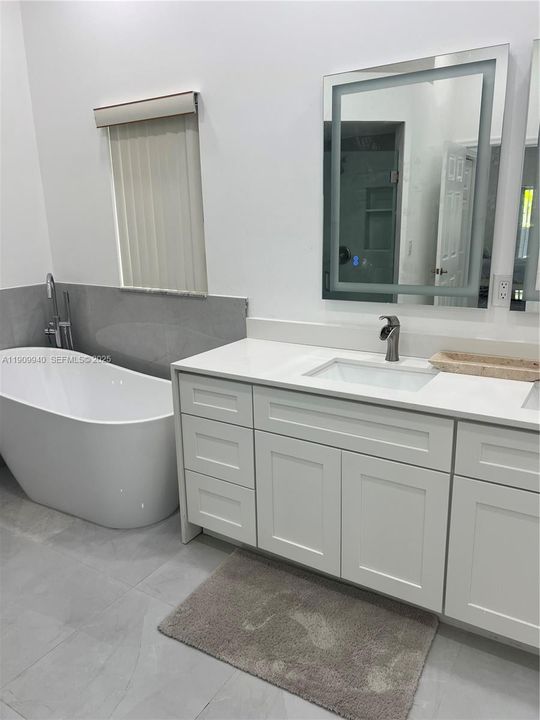 For Rent: $6,500 (3 beds, 2 baths, 1992 Square Feet)