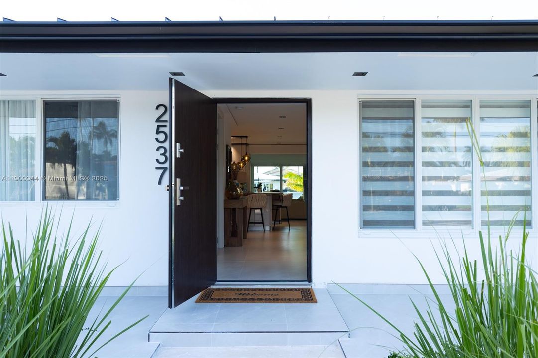 出租: $9,900 (4 贝兹, 4 浴室, 2350 平方英尺)