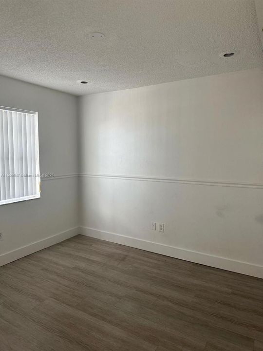 For Sale: $240,000 (2 beds, 2 baths, 912 Square Feet)