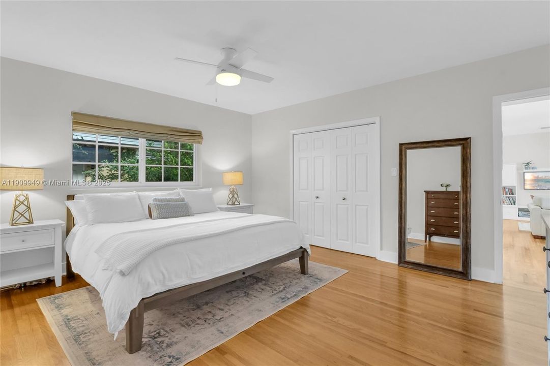 На продажу: $1,925,000 (3 спален, 3 ванн, 1990 Квадратных фут)