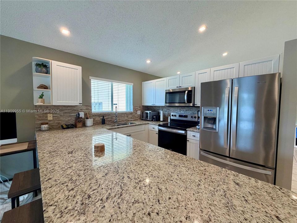 На продажу: $600,000 (3 спален, 2 ванн, 1436 Квадратных фут)