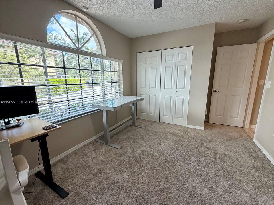 На продажу: $600,000 (3 спален, 2 ванн, 1436 Квадратных фут)