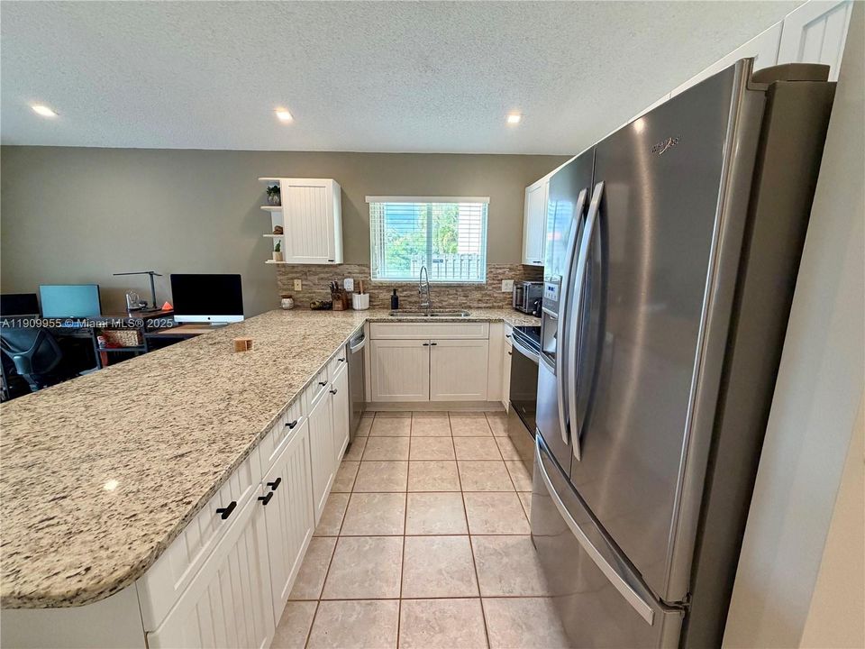 На продажу: $600,000 (3 спален, 2 ванн, 1436 Квадратных фут)