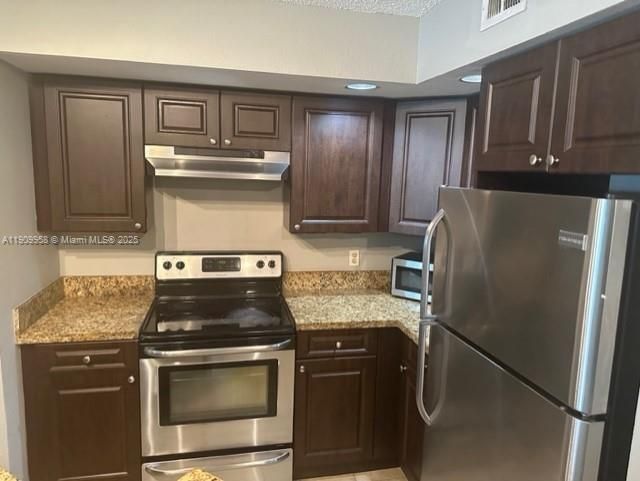 For Rent: $1,800 (1 beds, 1 baths, 743 Square Feet)