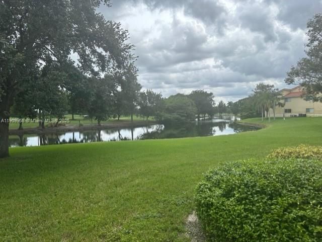 For Rent: $1,800 (1 beds, 1 baths, 743 Square Feet)