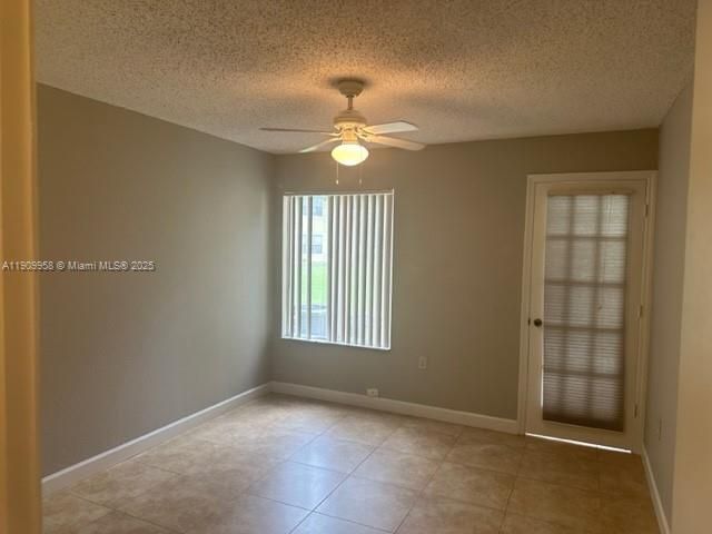 For Rent: $1,800 (1 beds, 1 baths, 743 Square Feet)