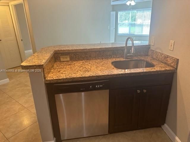 For Rent: $1,800 (1 beds, 1 baths, 743 Square Feet)