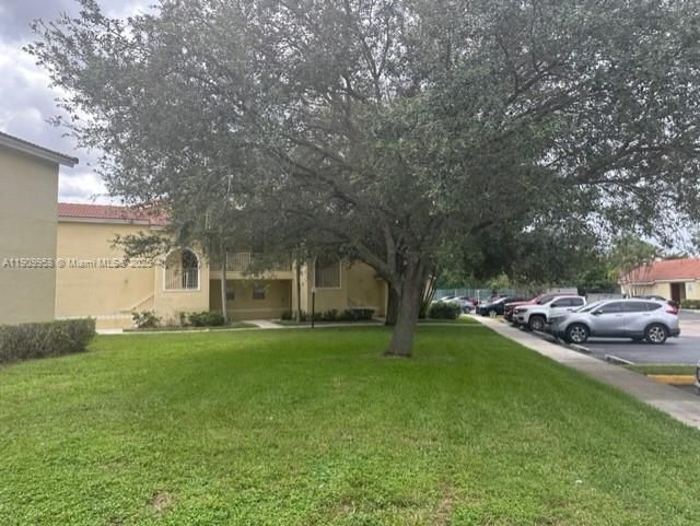 For Rent: $1,800 (1 beds, 1 baths, 743 Square Feet)