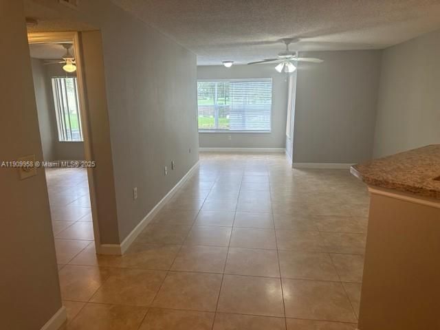 For Rent: $1,800 (1 beds, 1 baths, 743 Square Feet)