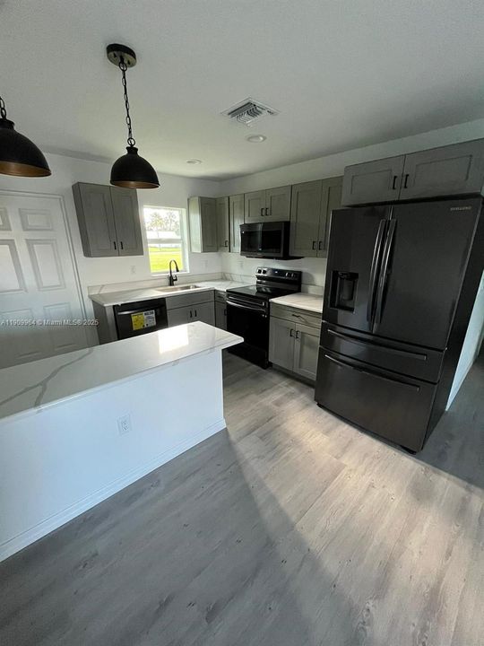 Недавно арендовано: $2,200 (2 спален, 2 ванн, 0 Квадратных фут)