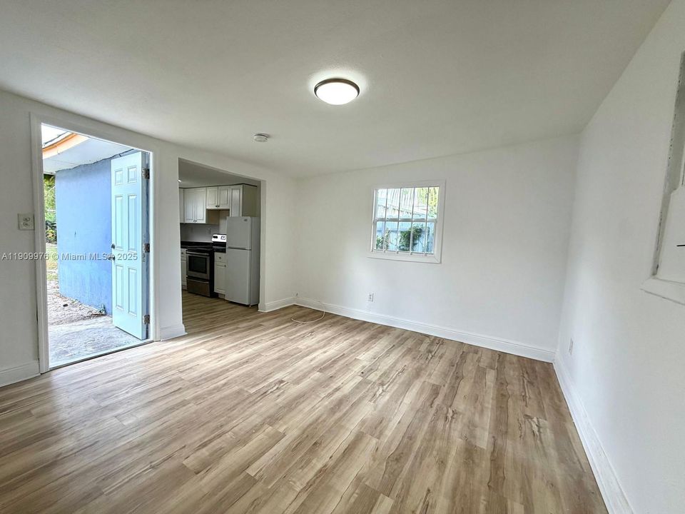 For Rent: $1,200 (0 beds, 1 baths, 2249 Square Feet)