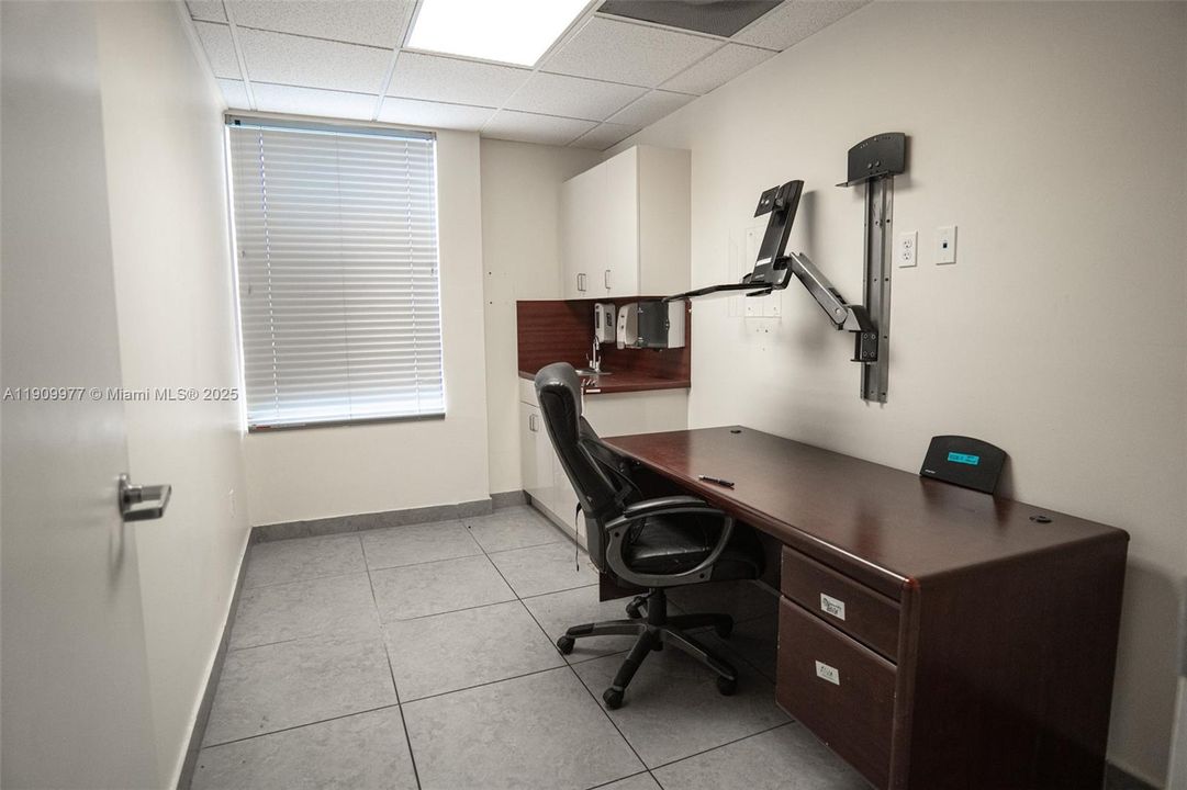 出租: $15,000 (0 贝兹, 0 浴室, 0 平方英尺)