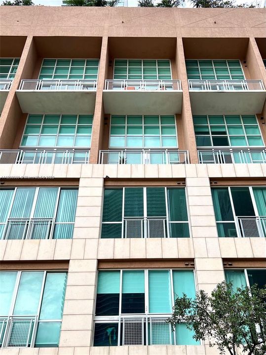 待售: $269,000 (0 贝兹, 1 浴室, 501 平方英尺)