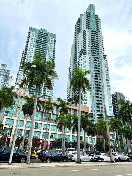 待售: $269,000 (0 贝兹, 1 浴室, 501 平方英尺)