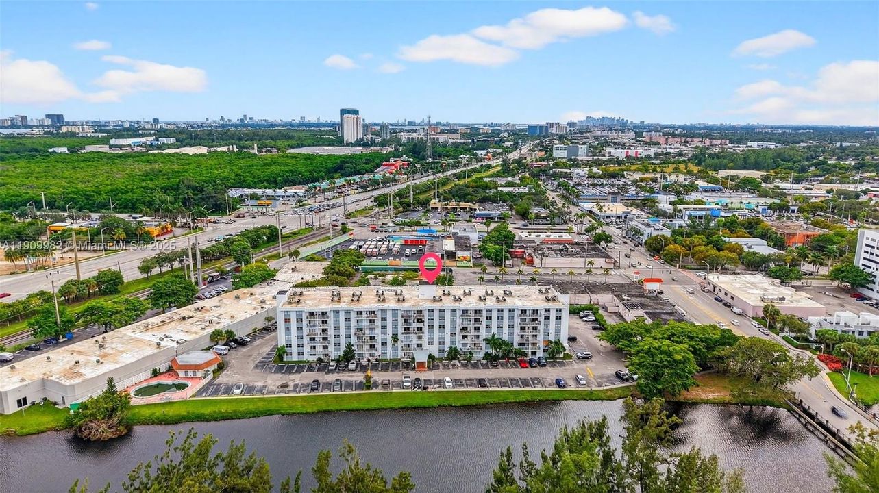 For Sale: $164,700 (1 beds, 1 baths, 658 Square Feet)