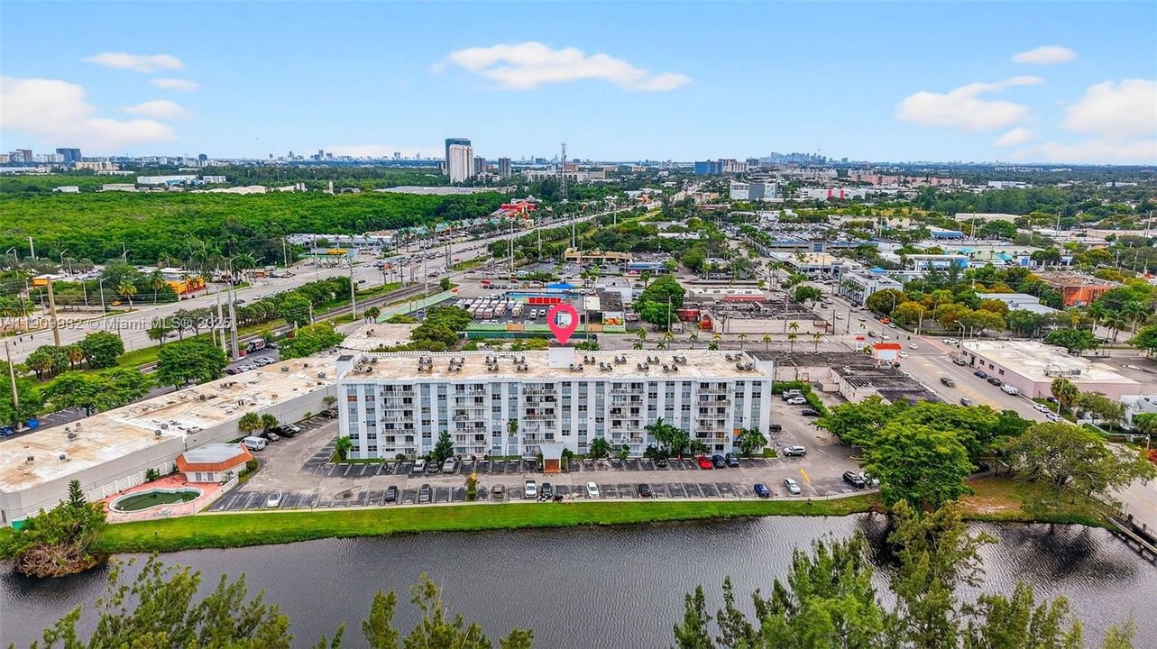 For Sale: $164,700 (1 beds, 1 baths, 658 Square Feet)