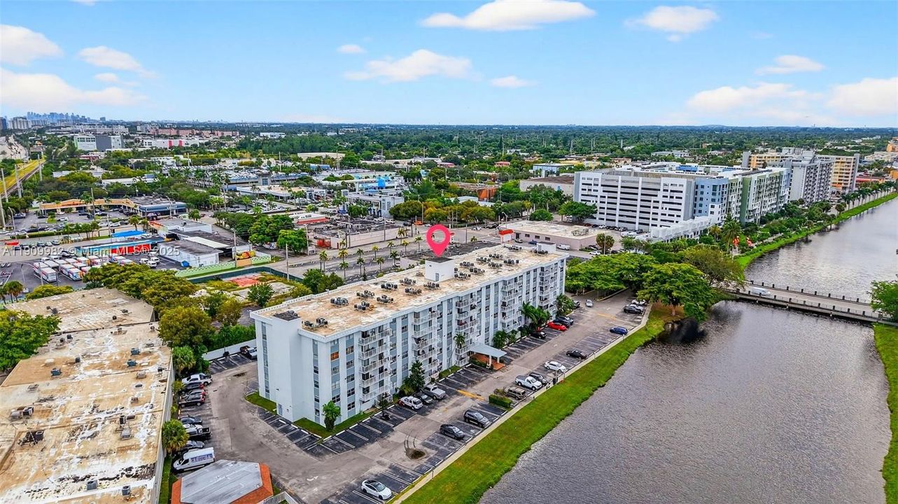 For Sale: $164,700 (1 beds, 1 baths, 658 Square Feet)