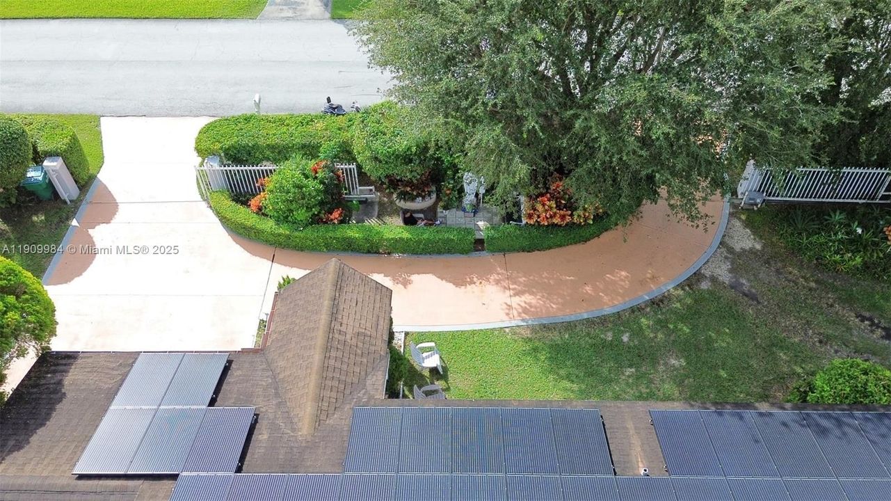 合同活跃: $3,500 (3 贝兹, 2 浴室, 1599 平方英尺)