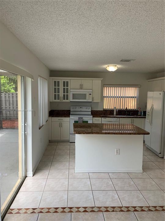 For Rent: $3,500 (3 beds, 2 baths, 1628 Square Feet)
