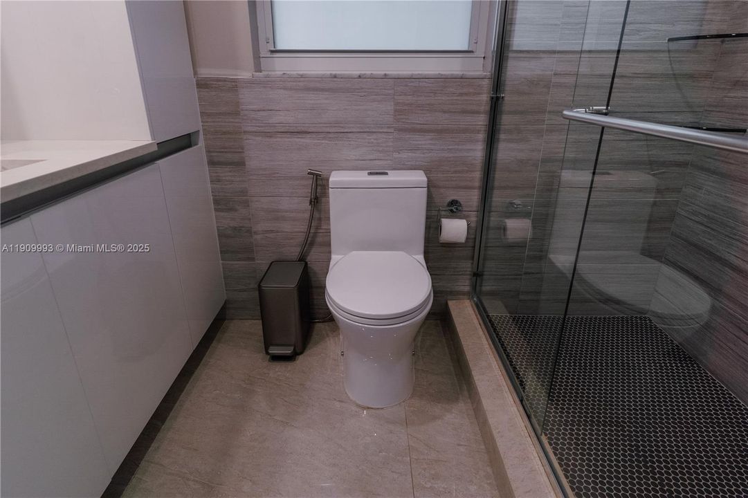 For Rent: $3,800 (3 beds, 2 baths, 1444 Square Feet)