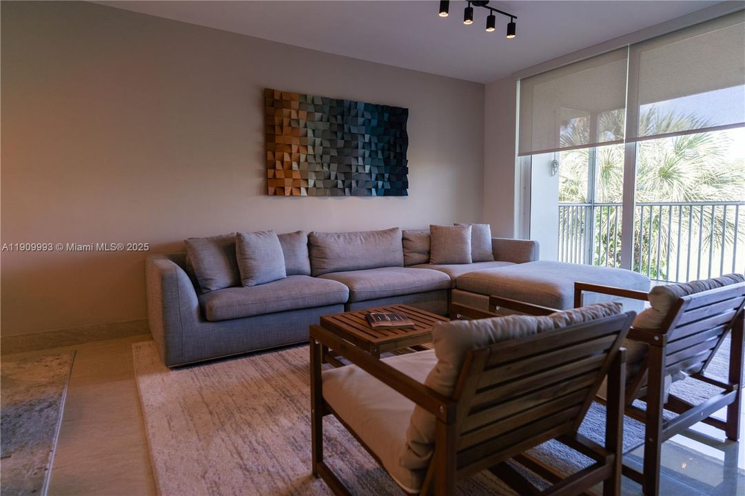 For Rent: $3,800 (3 beds, 2 baths, 1444 Square Feet)