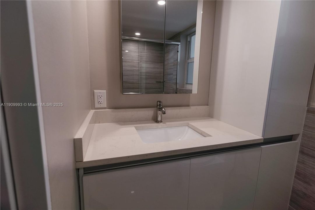 For Rent: $3,800 (3 beds, 2 baths, 1444 Square Feet)