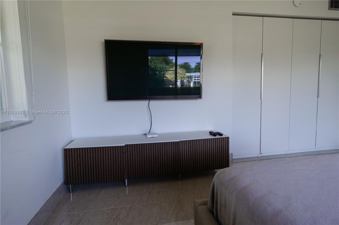 For Rent: $3,800 (3 beds, 2 baths, 1444 Square Feet)