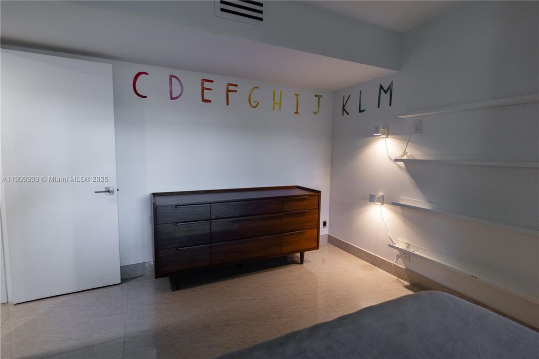 For Rent: $3,800 (3 beds, 2 baths, 1444 Square Feet)