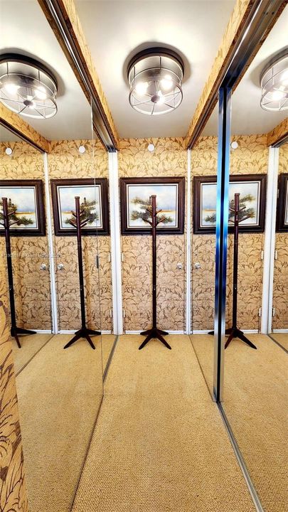 Под контрактом: $2,400 (1 спален, 1 ванн, 955 Квадратных фут)