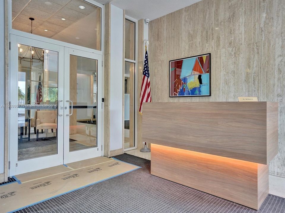 Под контрактом: $2,400 (1 спален, 1 ванн, 955 Квадратных фут)