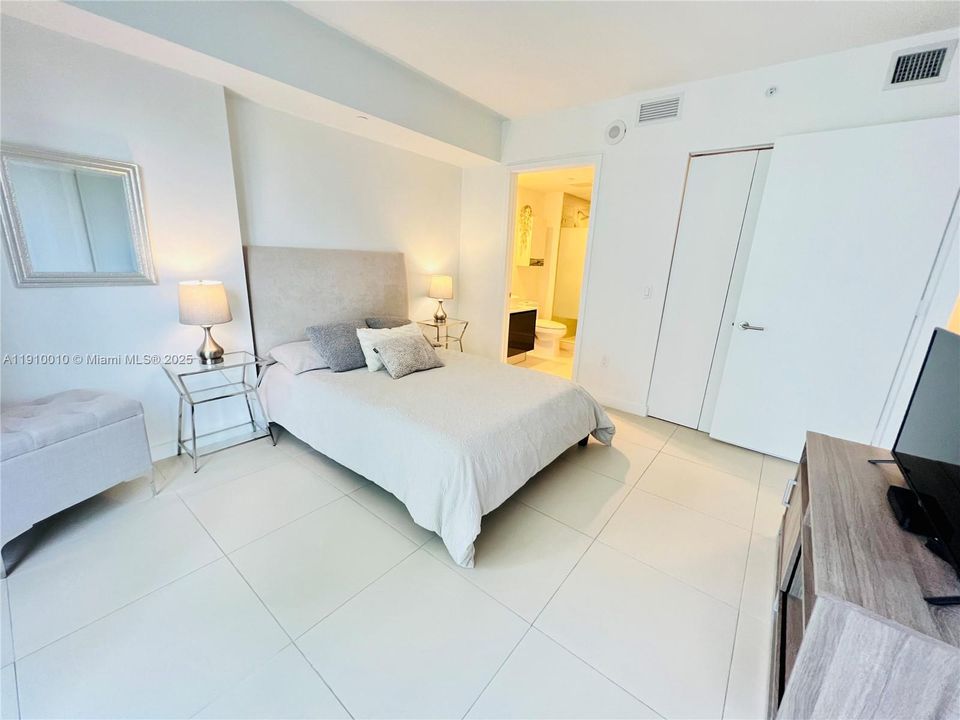 В аренду: $3,000 (1 спален, 1 ванн, 790 Квадратных фут)