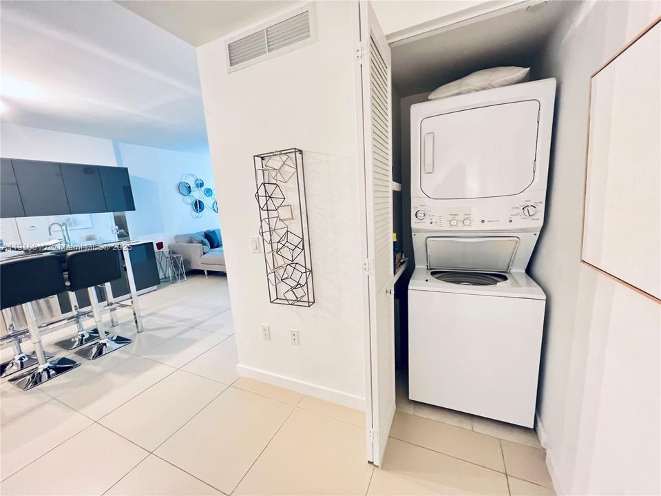 В аренду: $3,000 (1 спален, 1 ванн, 790 Квадратных фут)