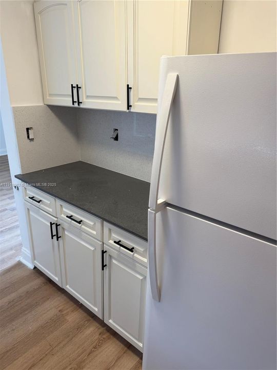 Под контрактом: $3,175 (3 спален, 2 ванн, 936 Квадратных фут)